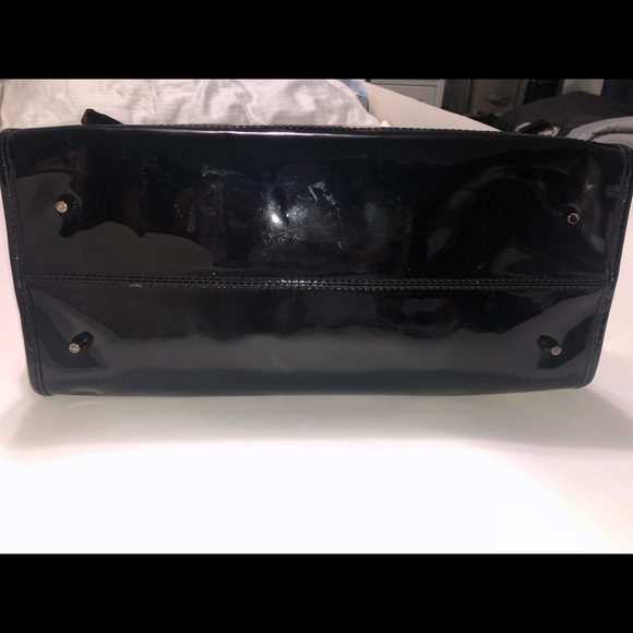 Burberry Ashmore Super Nova Patent Bag - Picture 3 of 7